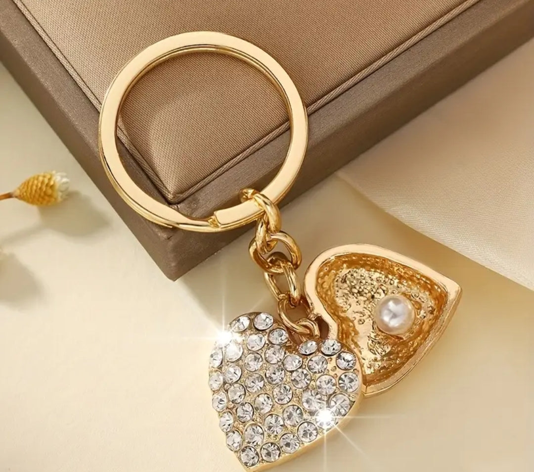 Portachiavi con cuoricini e brillantini