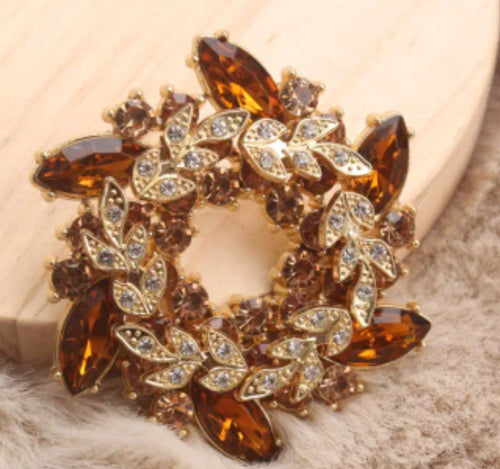 Spilla a corona floreale 5,5 cm