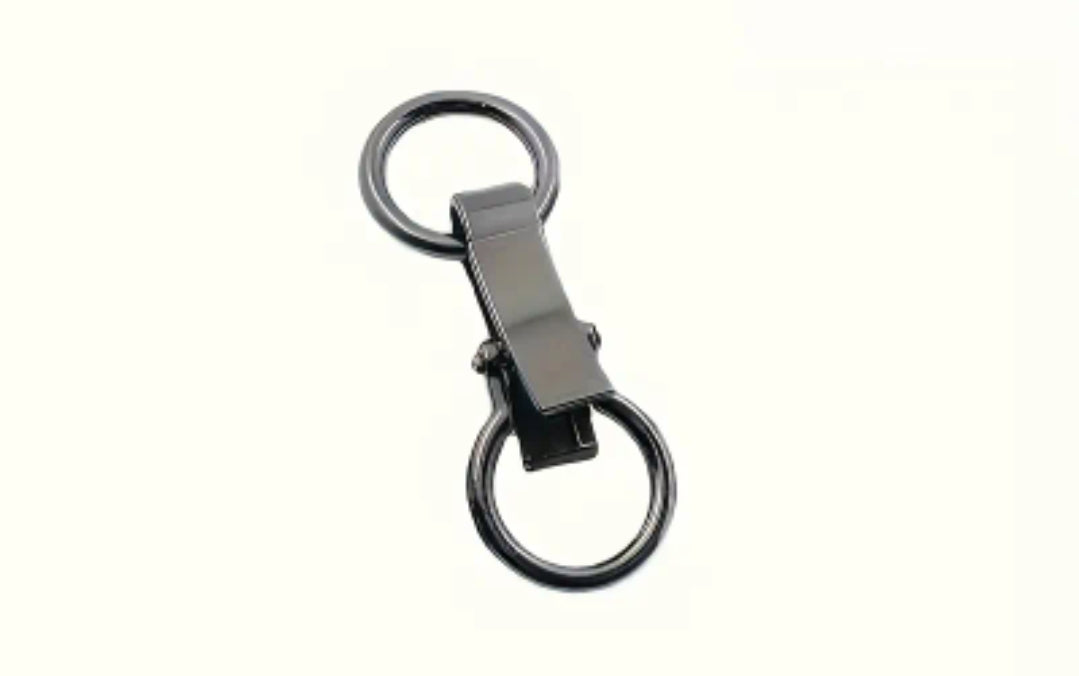Gancio a doppio anello con fibbia 67x26 mm