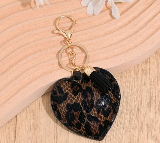 Portachiavi cuore leopardato con nappina 68x136 mm